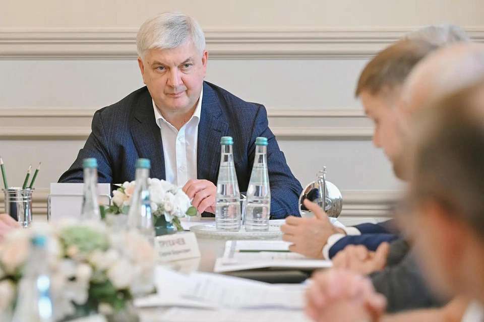 Напряжённую ситуацию с бензином прокомментировал воронежский губернатор