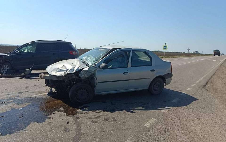 В ДТП на встречной полосе пострадали 4 человека в Воронежской области