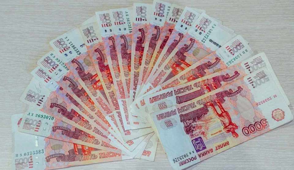 О подросшей до 76,6 тыс. рублей средней зарплате воронежцев сообщил Воронежстат