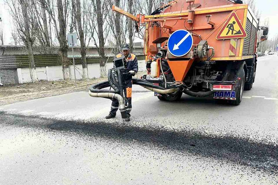 В Железнодорожном районе продолжают следить за состоянием дорожного полотна