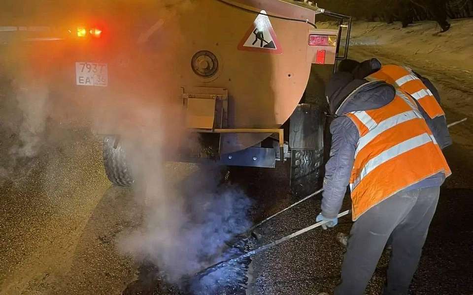 В Центральном районе идут работы по ямочному ремонту и восстановлению участков дорожного полотна 