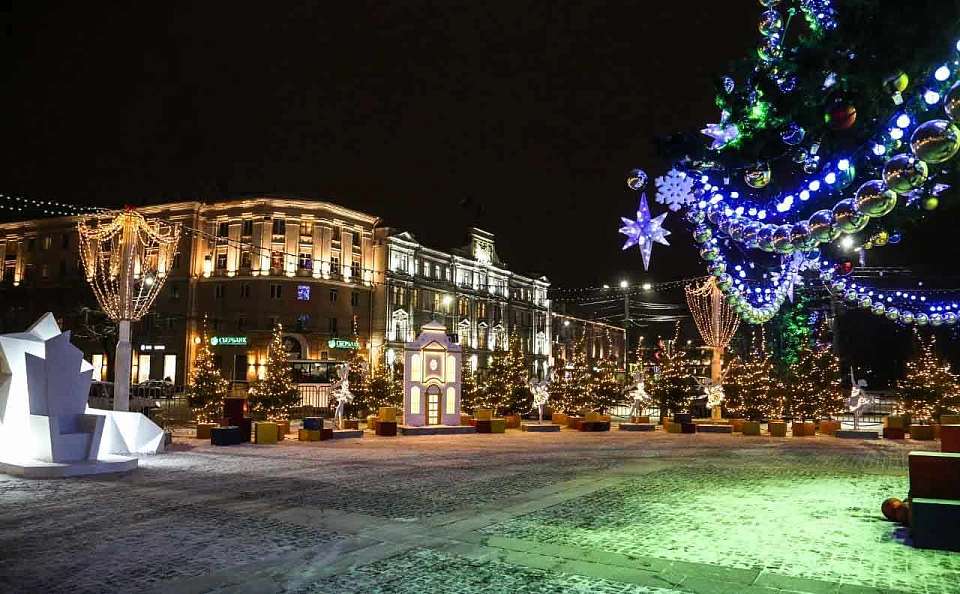 За 20 миллионов рублей украсят к Новому году площадь Ленина в Воронеже