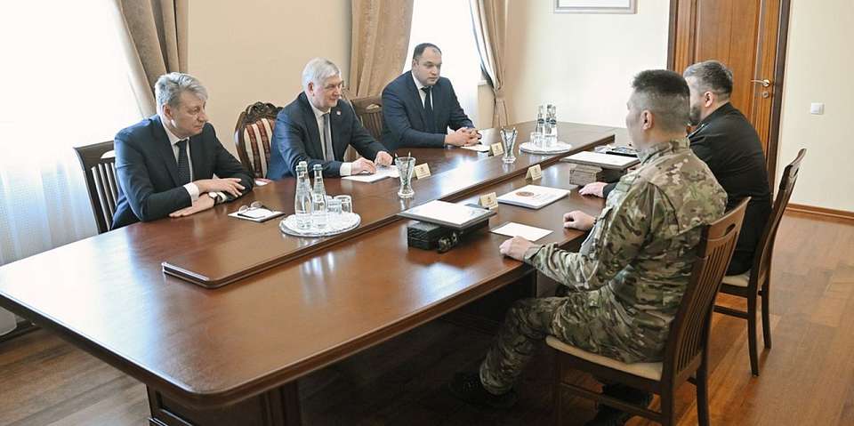 Губернатор Воронежской области встретился с морскими пехотинцами 177-го полка