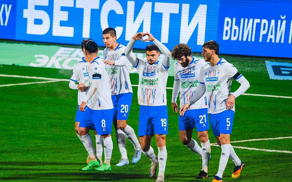 Игроки, тренеры и болельщики воронежского «Факела» вошли в сборную тура Первой лиги