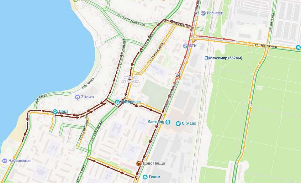 Воронеж встал в пробках на Ленинском проспекте и на выезде из города