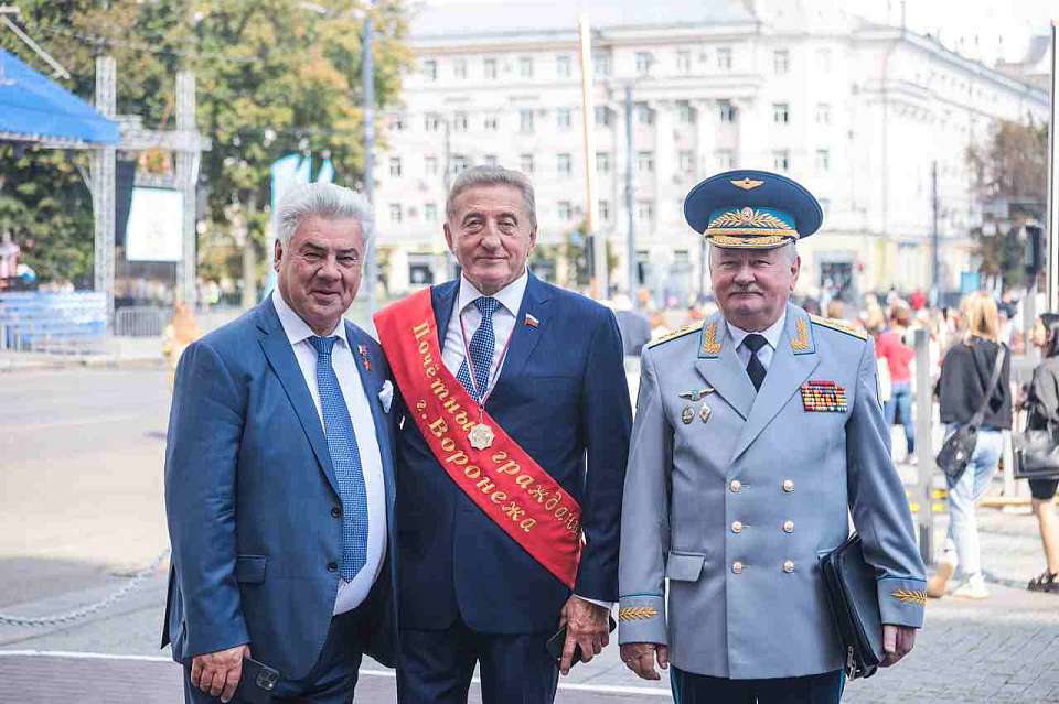В День города Сергею Лукину вручили регалии почетного гражданина Воронежа