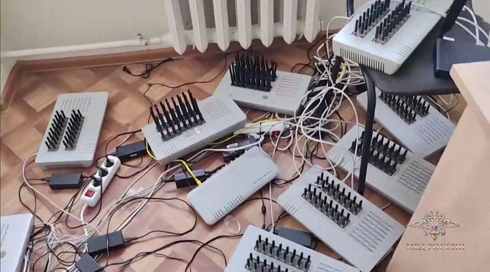 Работу незаконного узла связи пресекли в Воронежской области