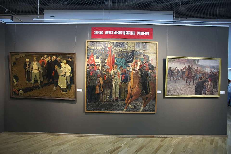 Что посмотреть воронежцам на выставке художников-соцреалистов в музее Крамского 
