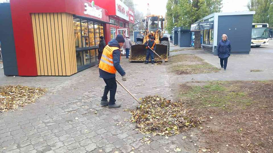 Комбинат благоустройства Железнодорожного района продолжает круглосуточную уборку улично-дорожной сети