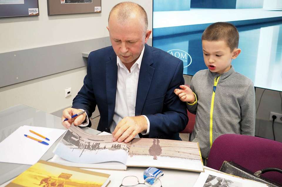 «Мне просто повезло»: журналист Виктор Руденко издал новую книгу о боевых буднях саперов в Афганистане