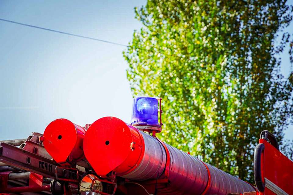 В Воронежской области потушили пылавший у газовой заправки пожар