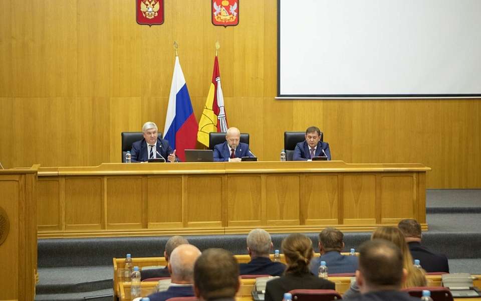 Первое собрание нового состава облдумы посетил воронежский губернатор
