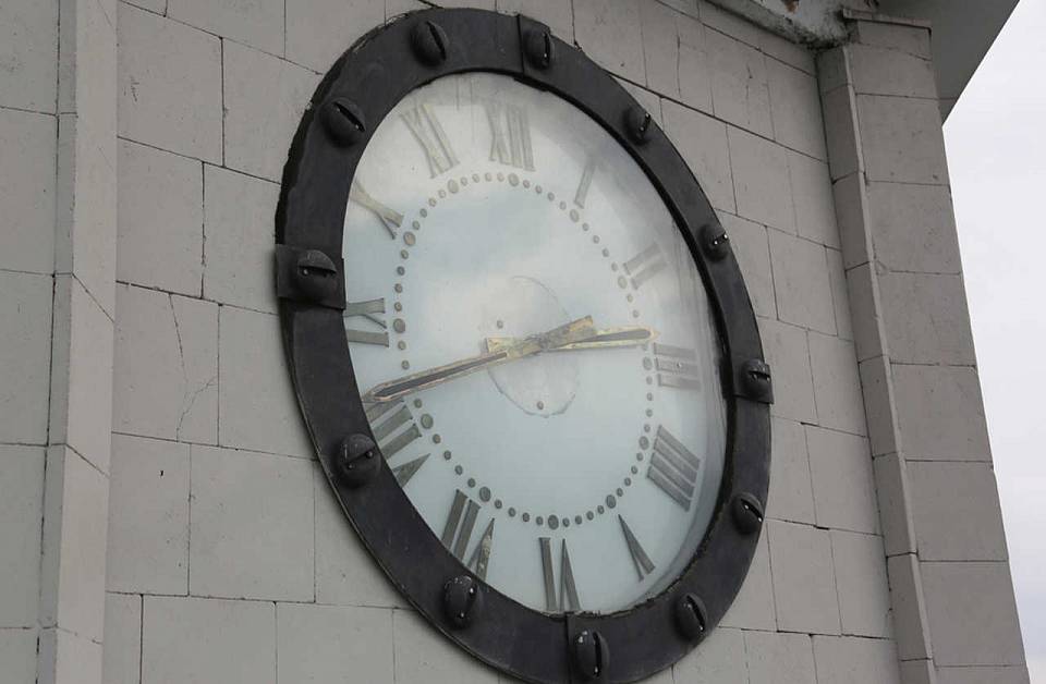 Часы из башни на площади Ленина в Воронеже отправили на временное хранение