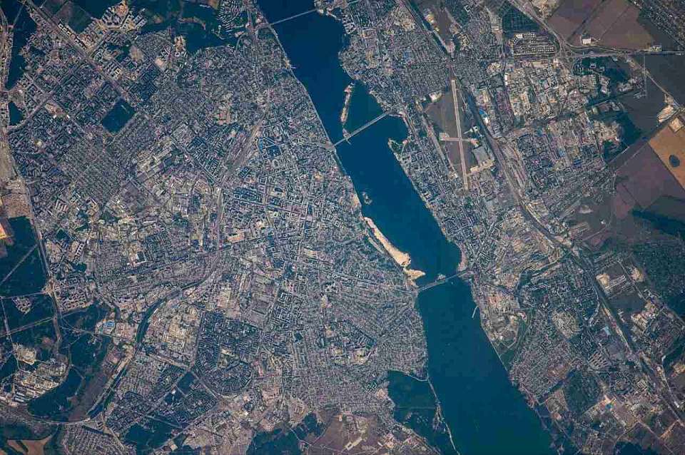 Воронеж попал на фото космонавта-испытателя Сергея Рязанского, сделанные с МКС