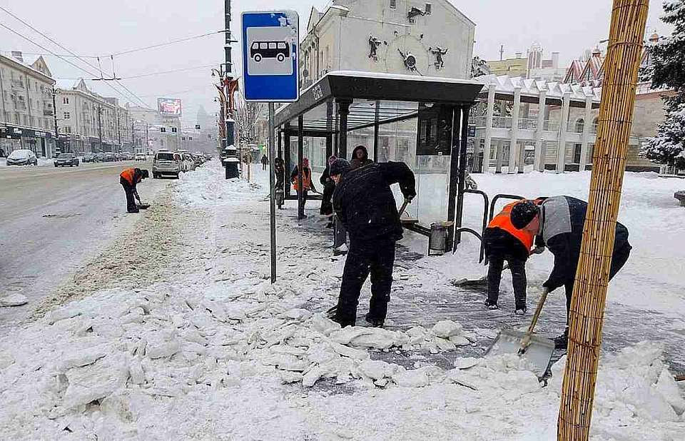 На горячей линии воронежцы могут попросить обработать дорогу реагентами