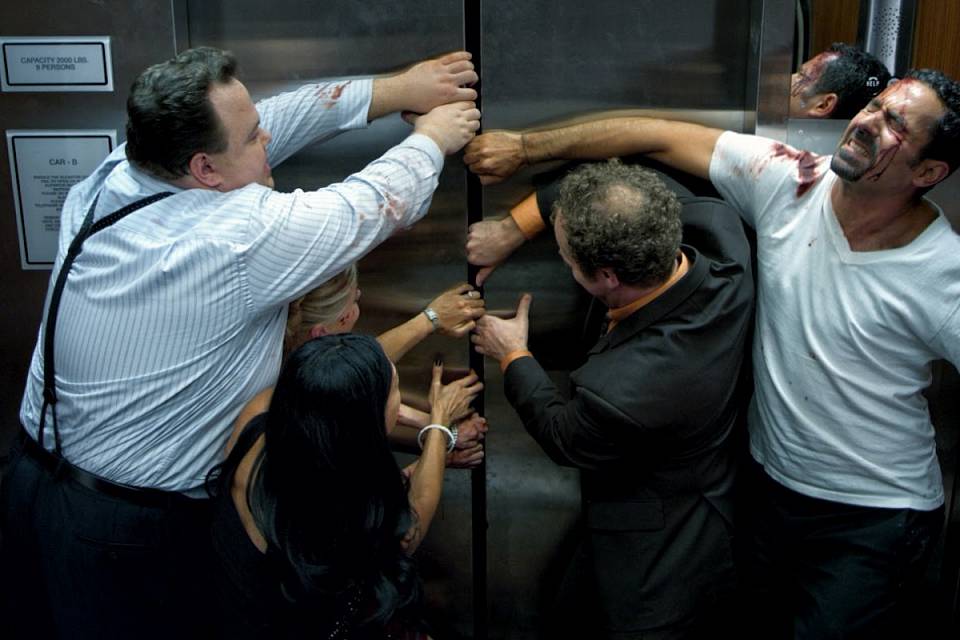 Падающий лифт в 20-этажном здании в центре Воронежа напугал пассажиров