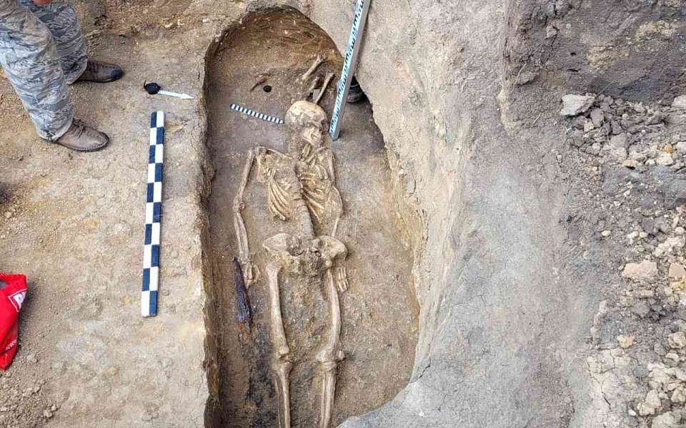 Скелет алана с кавказским мечом впервые нашли в Воронежской области