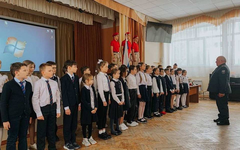 В Ленинском районе состоялось посвящение в юнармейцы младшеклассников