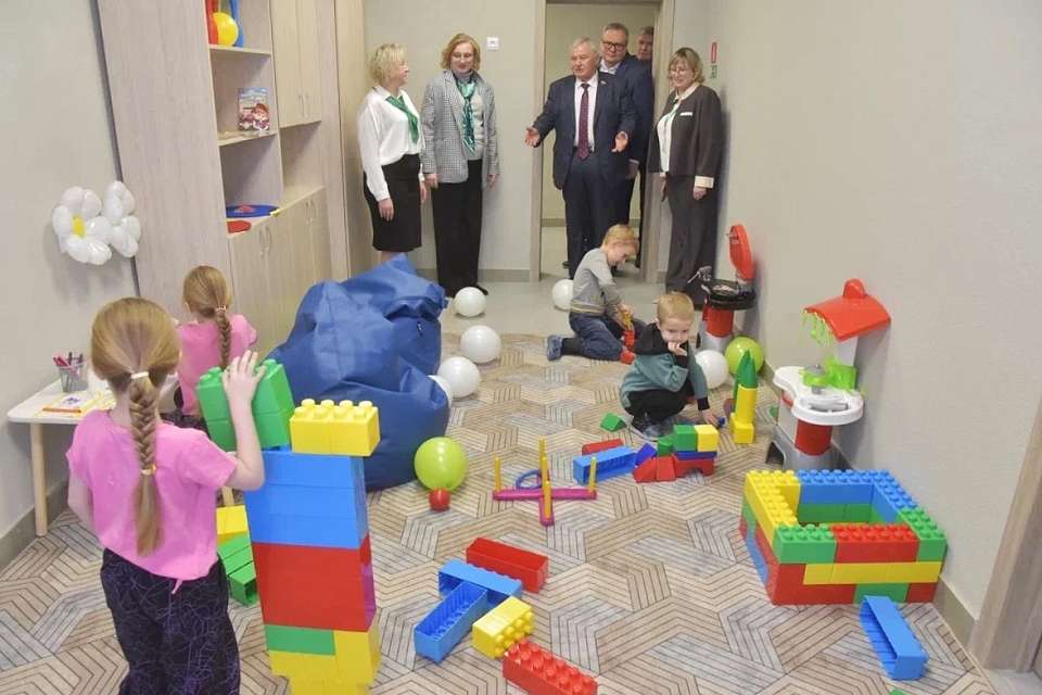 В Железнодорожном районе торжественно открыли семейный многофункциональный центр