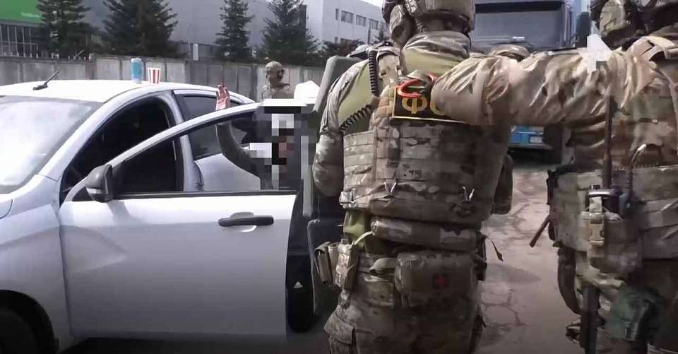 ФСБ показала видео задержания диверсантов в Воронежской области