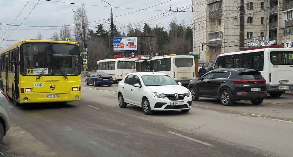 Недовольным качеством работы общественного транспорта в Воронеже власти объяснили ситуацию