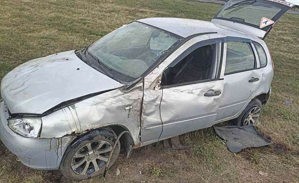 В опрокинувшемся автомобиле погибла жительница Воронежской области