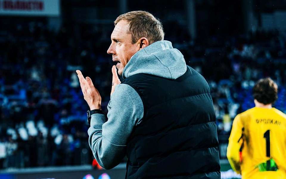 Тренер воронежского «Факела» Олег Василенко: «Благодарю парней за старание и самоотдачу»