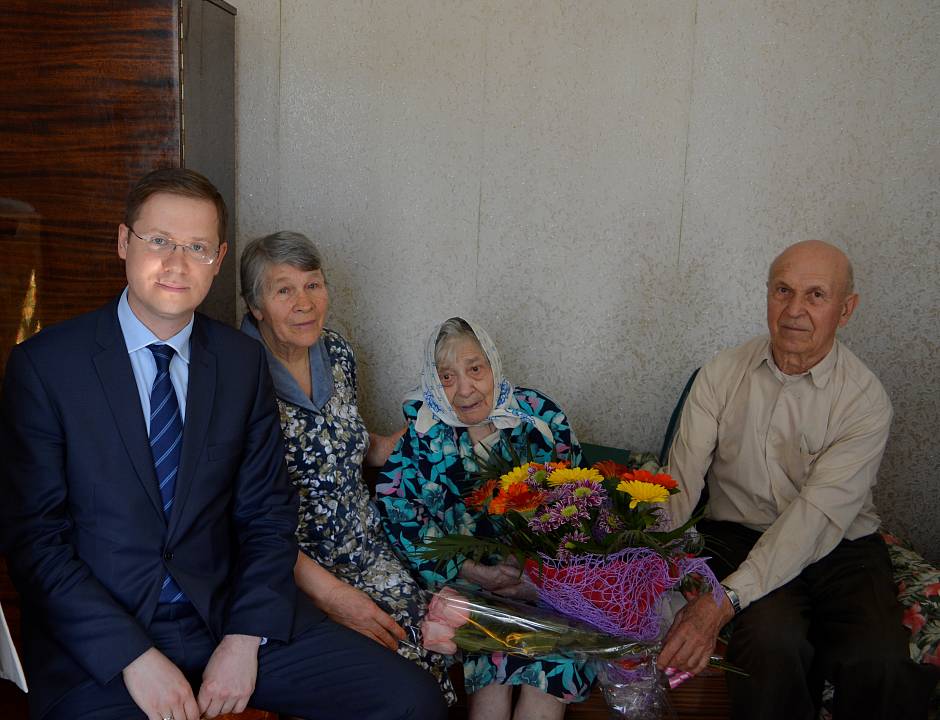 100 лет: жительницу Центрального района Воронежа поздравили с юбилеем