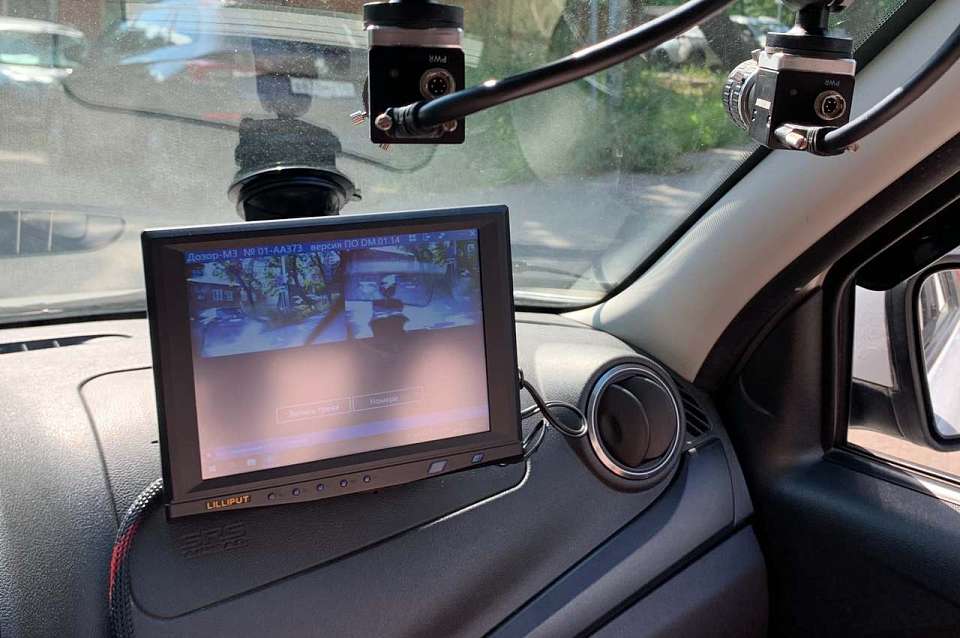 Выросло число комплексов фиксации парковок на газонах в Воронеже