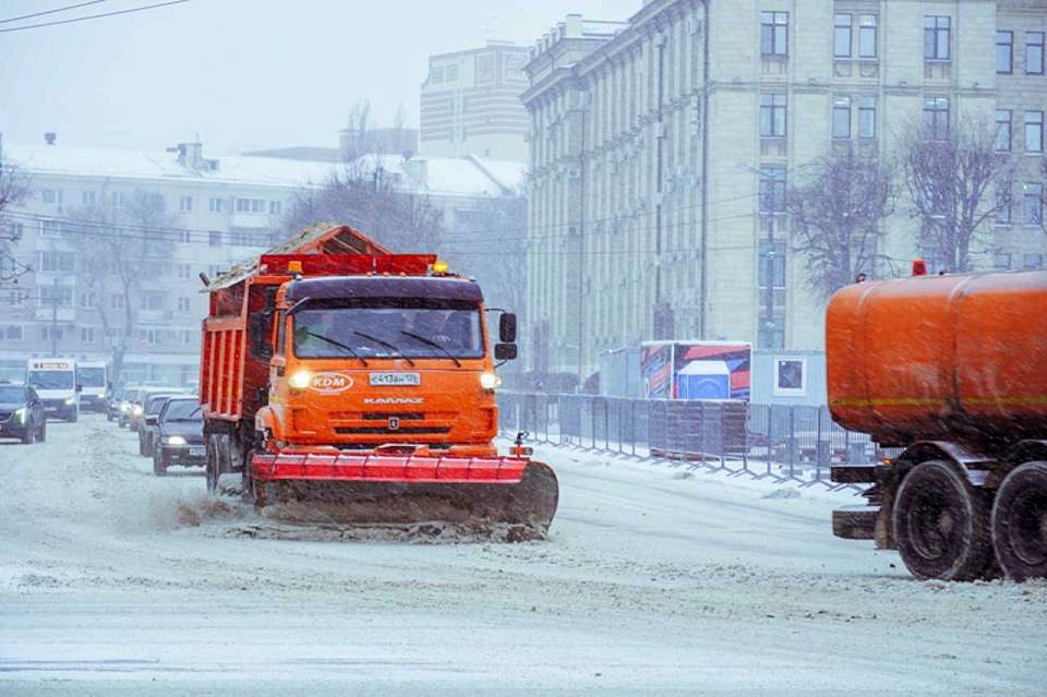 Перед наступлением зимы в Воронеже проводят реновацию коммунальной техники 