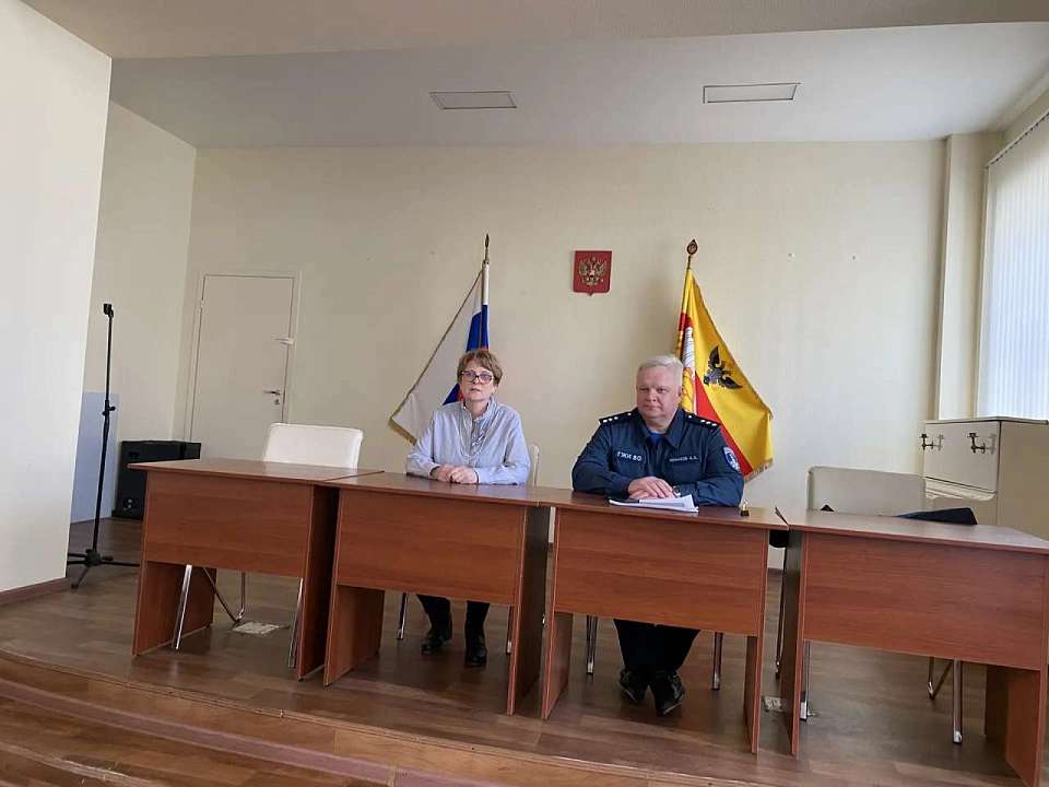 В Ленинском районе прошло заседание клуба ЖКХ