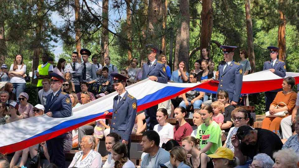 «Сила России в нашем единстве!». Как патриотический фестиваль в «Алых парусах» сплотил воронежцев
