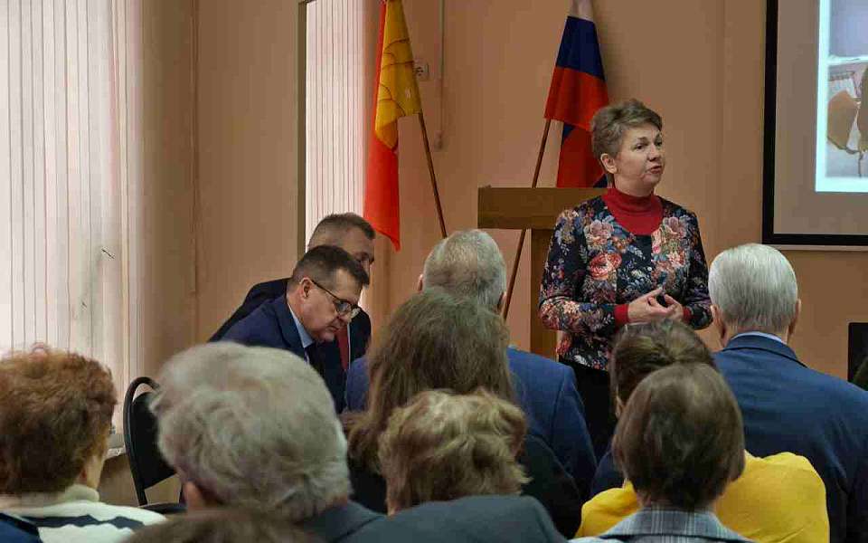 Городской совет ветеранов обсудил реализацию программы «Активное долголетие» и подготовку к 9 Мая