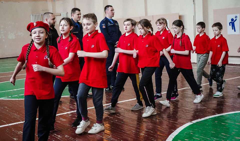 Для младшеклассников в Железнодорожном районе провели этап Всероссийской игры «Зарница 2.0»