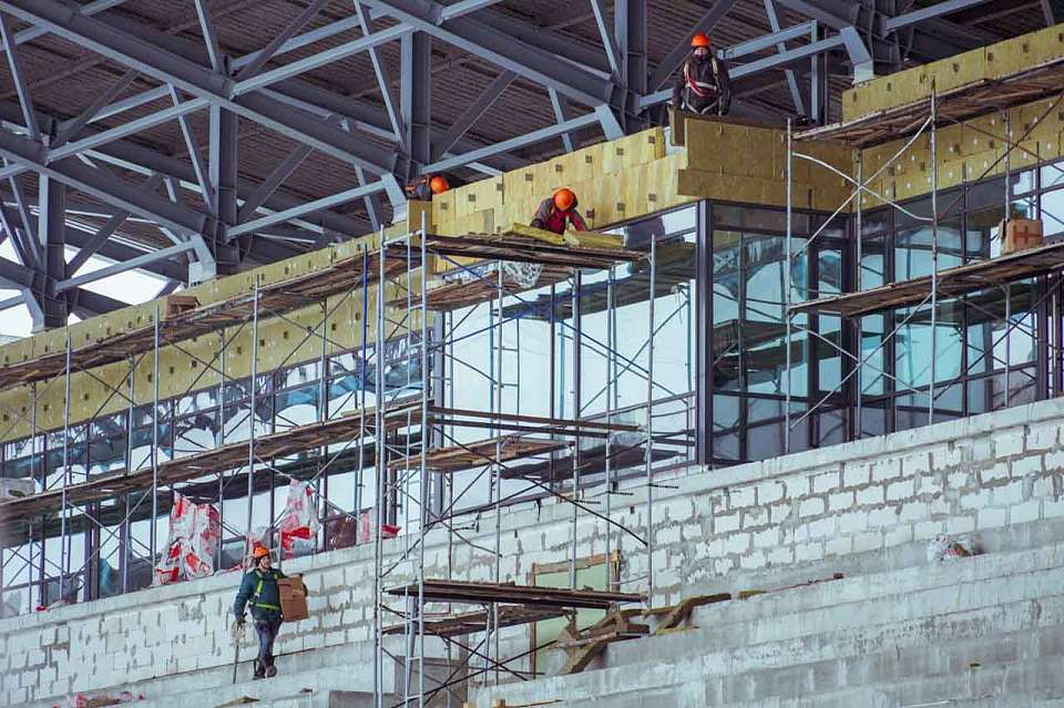 Жителям домов у строящегося стадиона «Факел» в Воронеже бесплатно заменят окна 