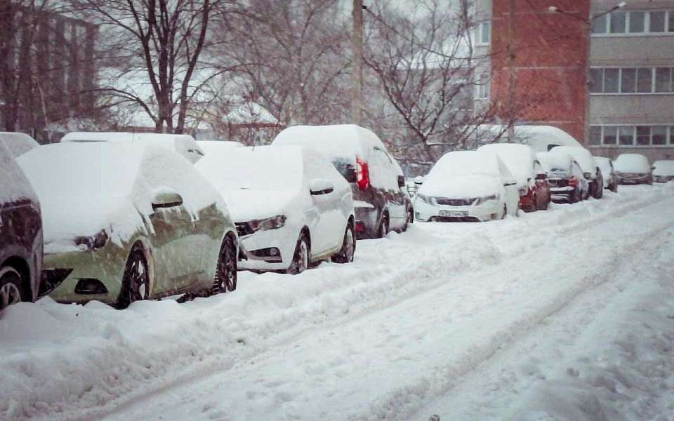 Снежные заносы и гололед ожидают 19 февраля воронежцев