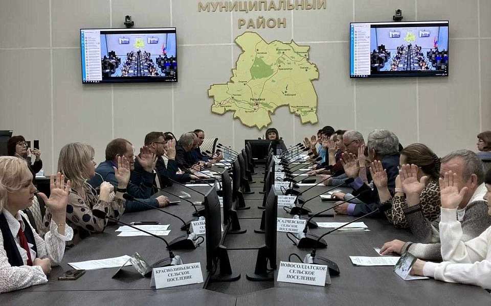 Главу района избрали в Репьевском районе Воронежской области