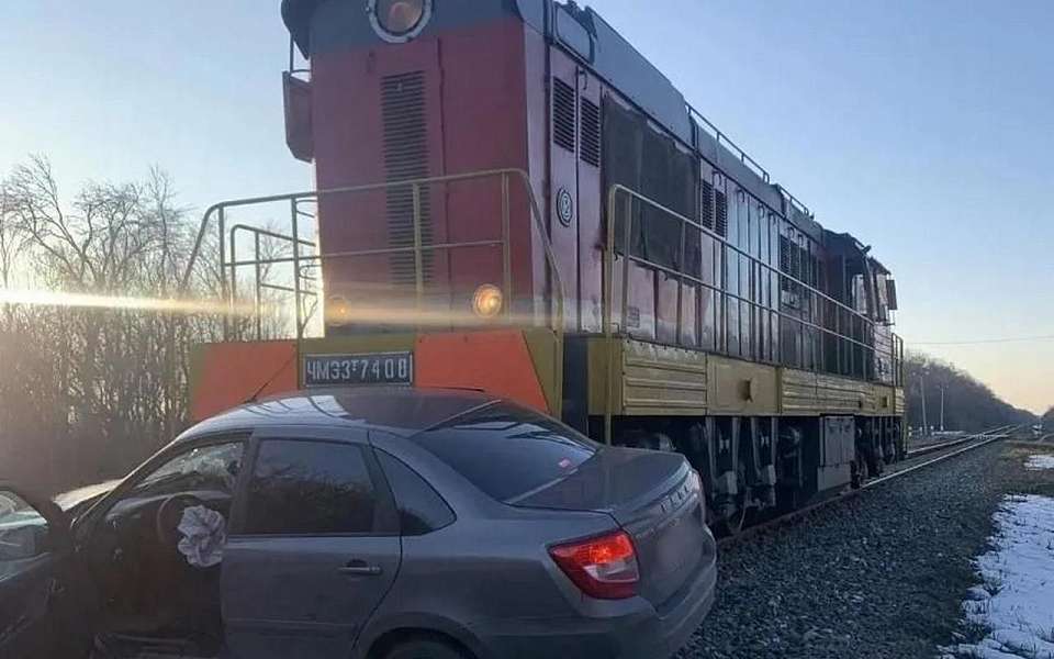 Стали известны детали трагедии на железнодорожном переезде в Воронежской области  