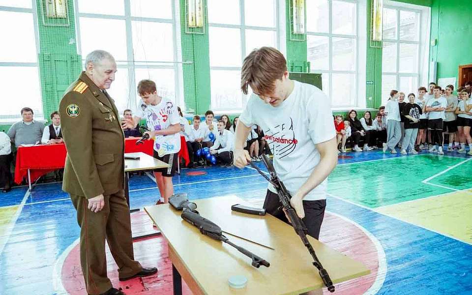 На военные сборы заберут воронежских старшеклассников