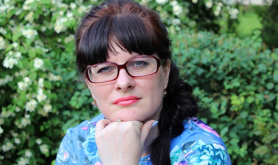 «К счастью надо готовиться»: воронежская писательница и судья Ирина Соляная – о творчестве как о психотерапии