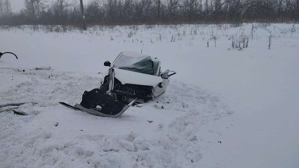 В массовом ДТП из-за снегопада 1 человек погиб и 5 пострадали в Воронежской области