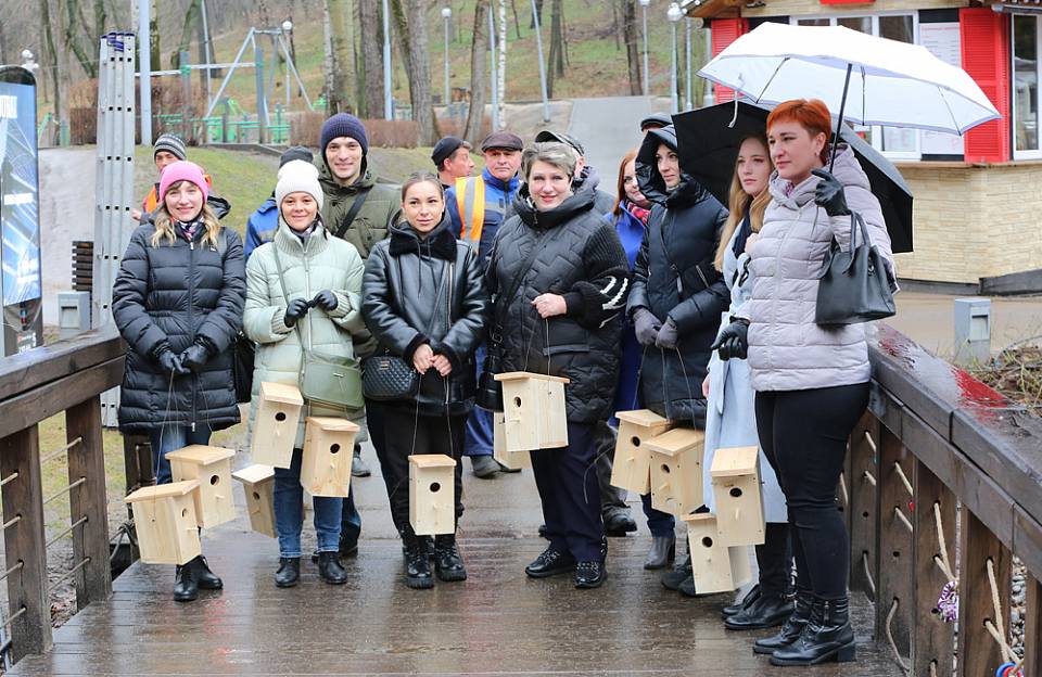 В Центральном парке появились новые дома для пернатых