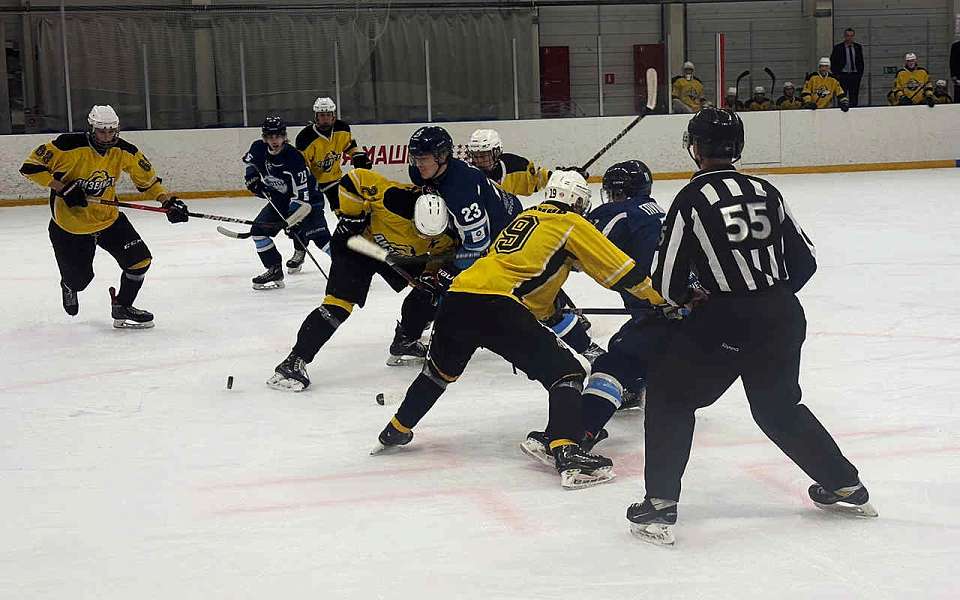 Хоккеисты «Протона» дважды уступили в Нововоронеже пензенским «дизелистам»