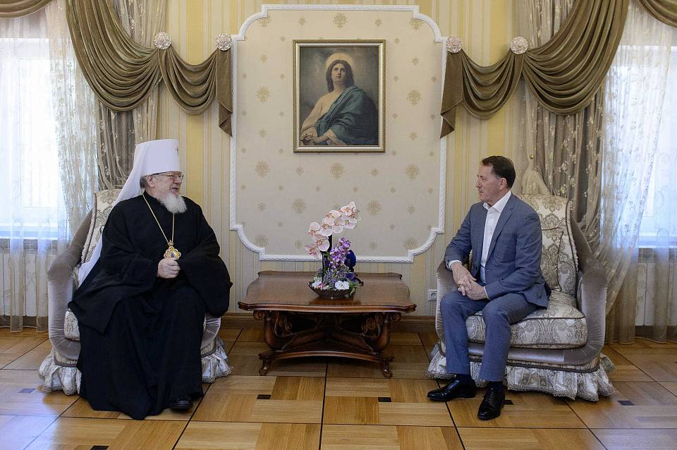 Вице-спикер Госдумы Алексей Гордеев предложил помощь в восстановлении воронежских церквей 