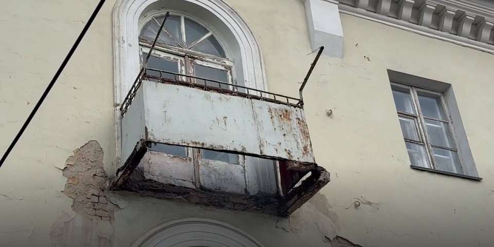 В Воронеже обрушился балкон вместе с котом