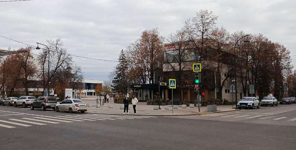 В центре Воронежа неожиданно прекратил работу ресторан "Бархат"