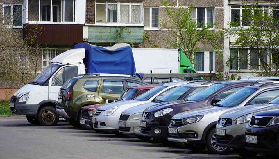 В Воронеже запретили парковаться на улицах Космонавтов и Бахметьева с 28 по 30 апреля 