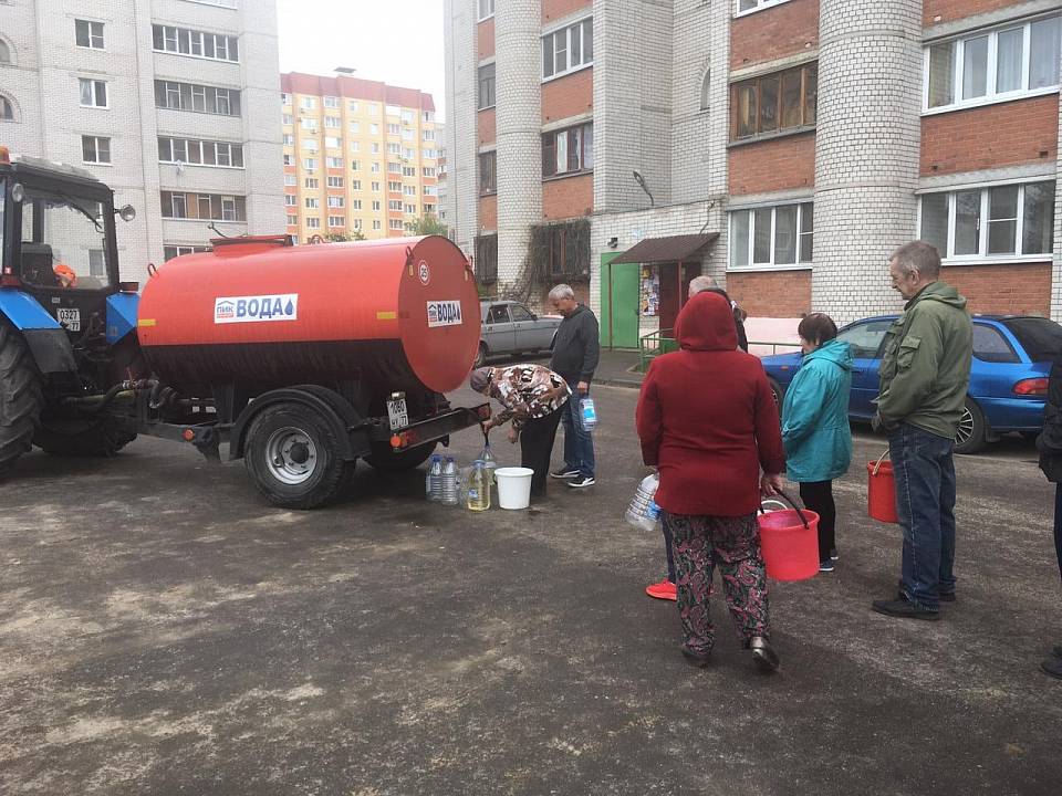 Жителям обезвоженного воронежского Шилово подвезли воду
