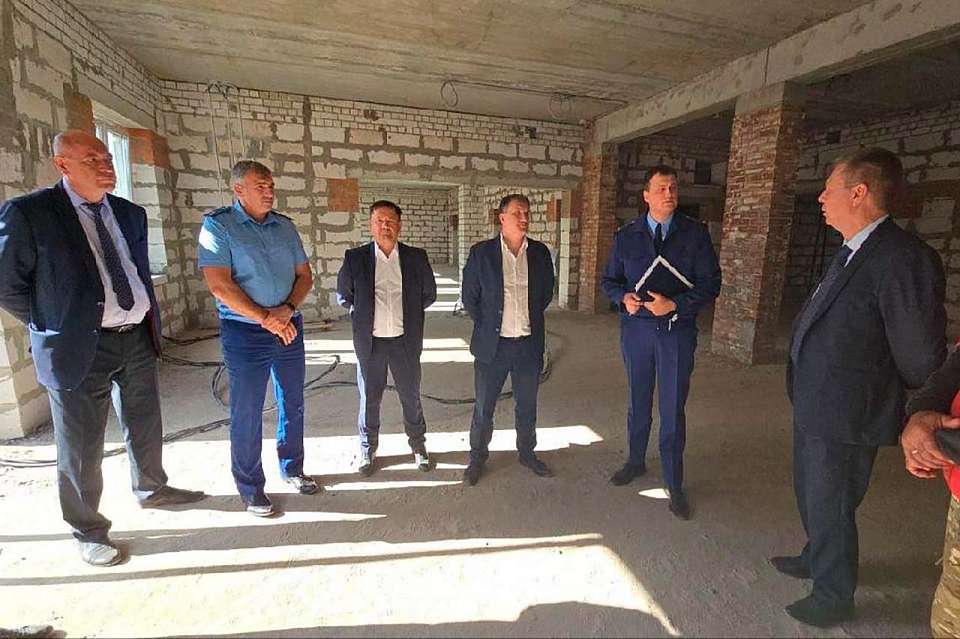 Прокуроры выявили нарушения в ходе строительства поликлиники в Воронежской области