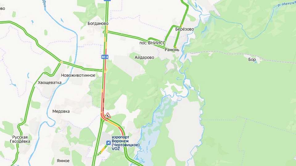 В солидную пробку на трассе М-4 «Дон» в сторону Воронежа снова угодили автомобилисты